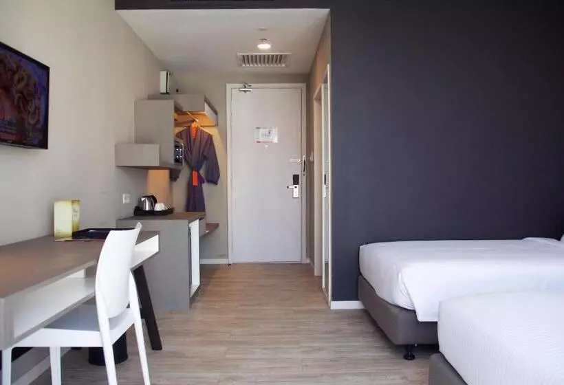 Superior Kolmen Hengen Huone, Qliq Damansara
