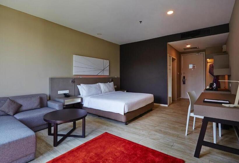 חדר דחוקס עם מיטת קינג, Qliq Damansara