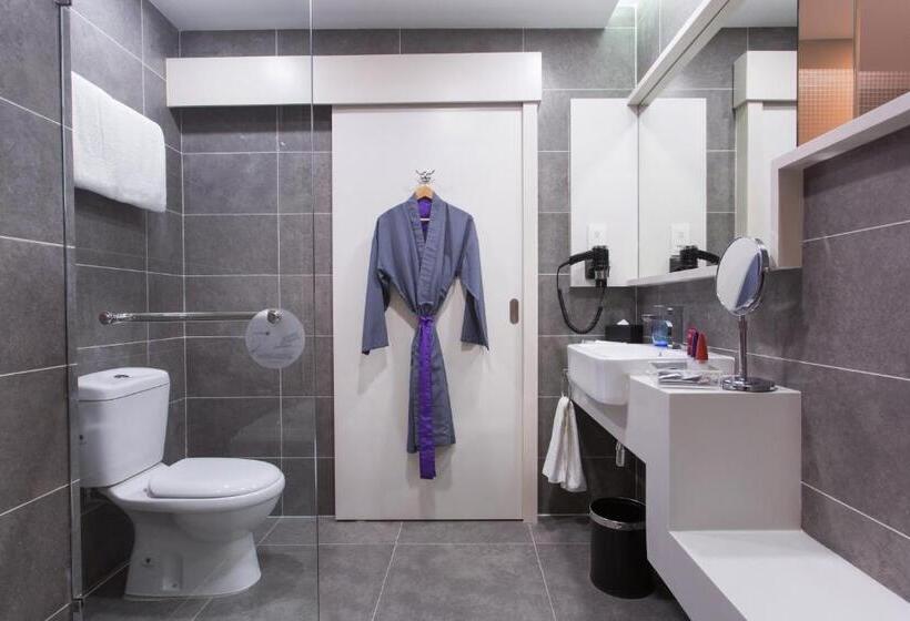 סוויטת ג'וניור, Qliq Damansara