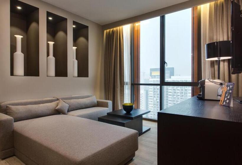 סוויטת ג'וניור, Qliq Damansara