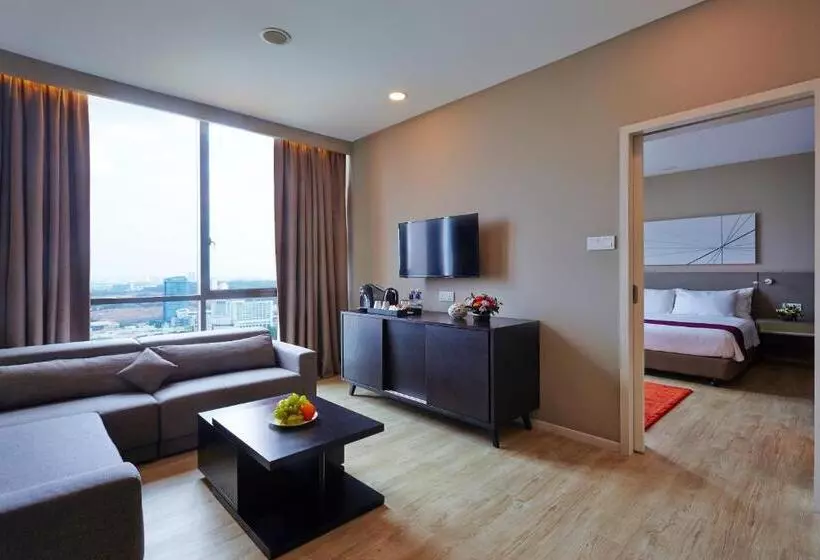 Juniorsviitti, Qliq Damansara