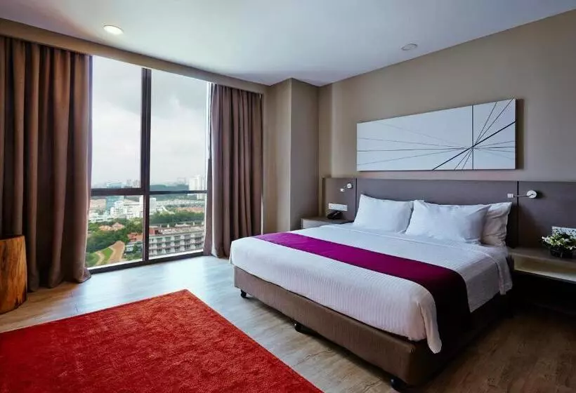 Juniorsviitti, Qliq Damansara