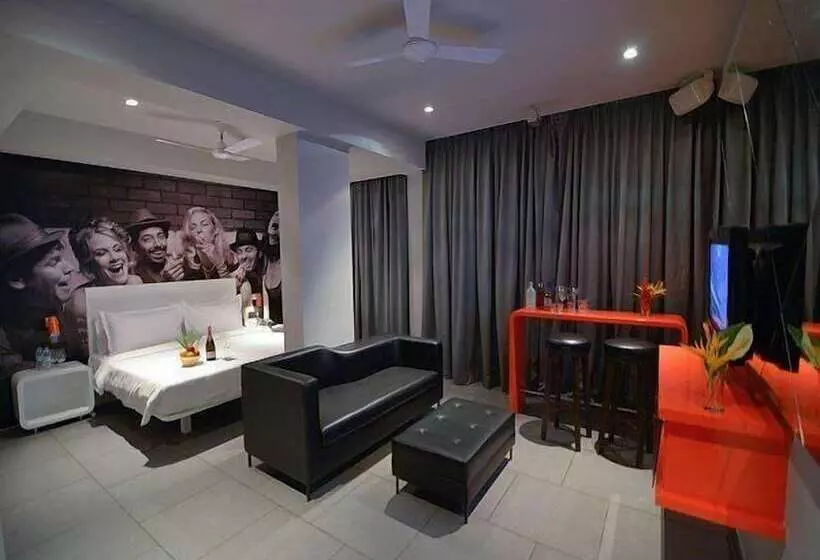 Suite, Sinq Party