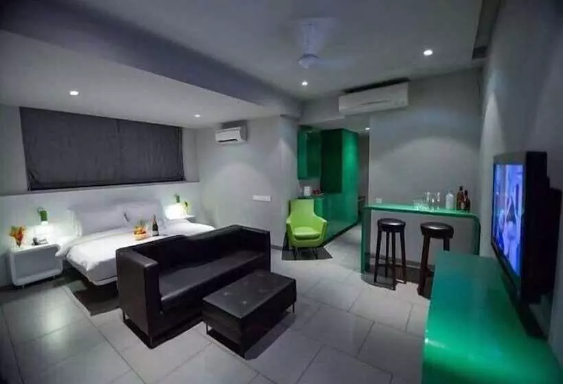 Suite, Sinq Party