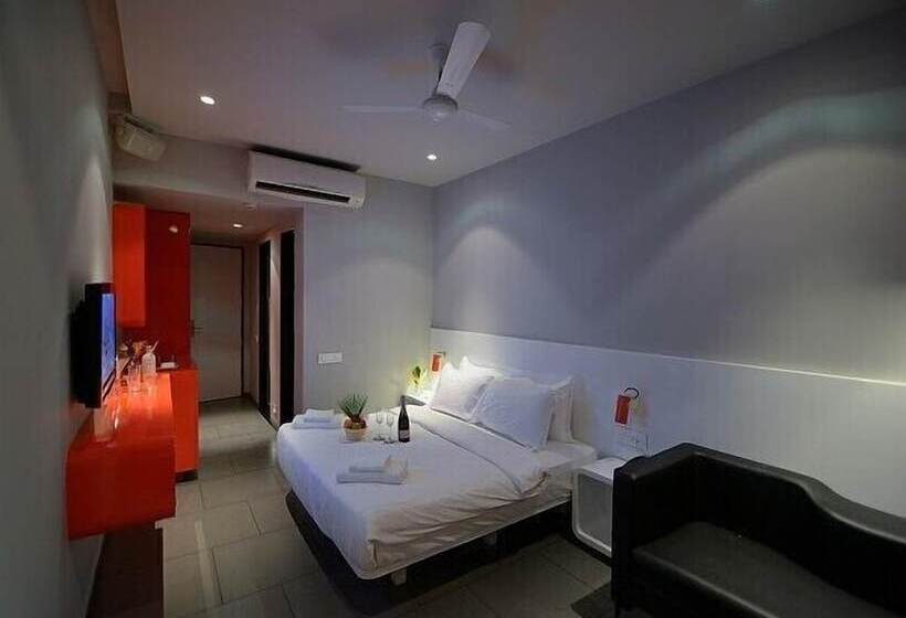 Quarto Estandar, Sinq Party