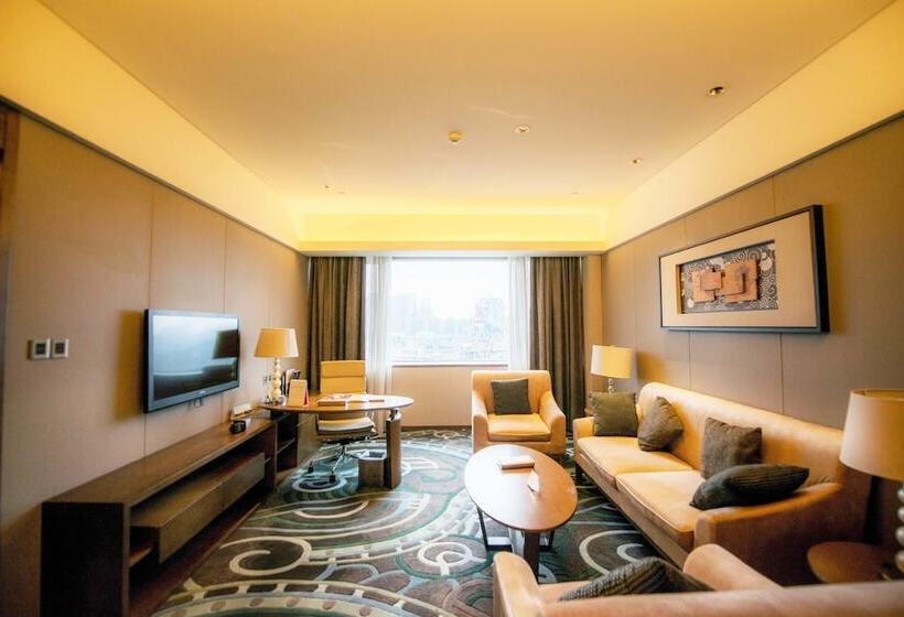 Deluxe Svit, Wuhan Gleetour