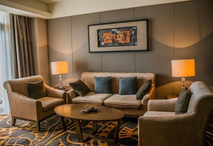 Deluxe Svit, Wuhan Gleetour