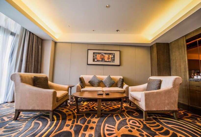 Deluxe Svit, Wuhan Gleetour