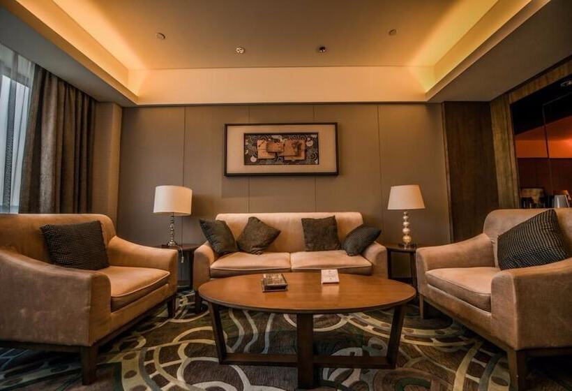 Deluxe Svit, Wuhan Gleetour