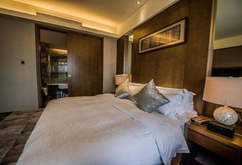 Deluxe Rum, Wuhan Gleetour