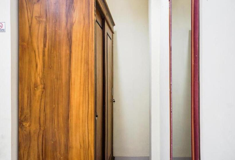 Standard Single Room, Singgahsini Jemursari