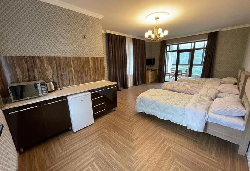 اتاق لوکس چهار تخته, Ahval