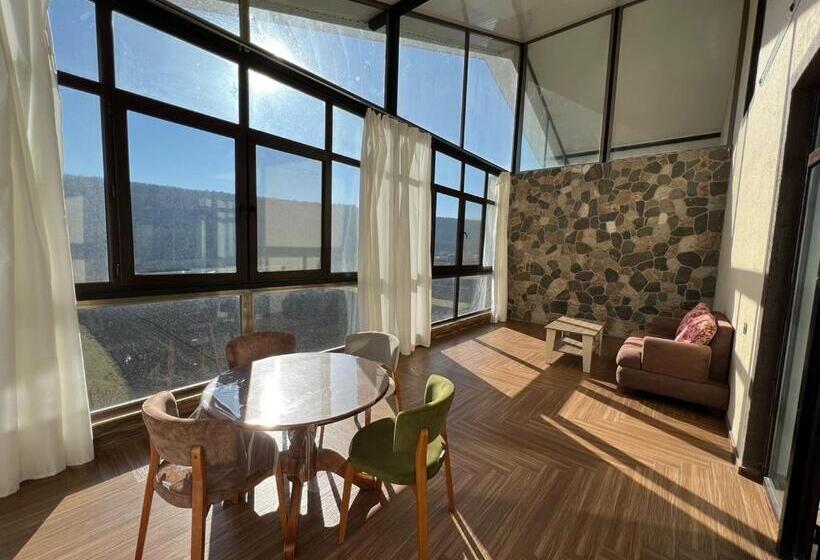 اتاق استاندارد چهار تخته, Ahval