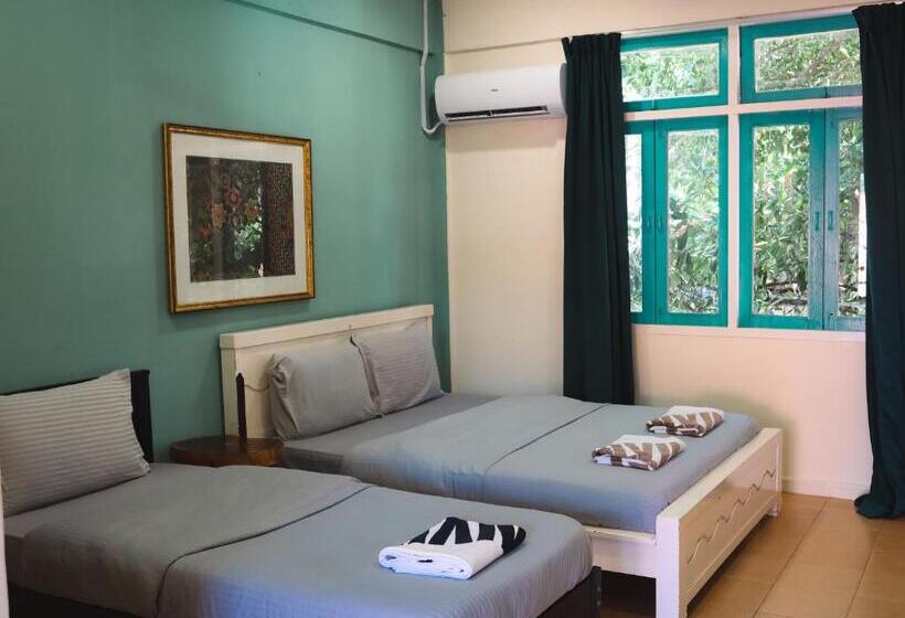 اتاق استاندارد سه نفره, Papaya Resort
