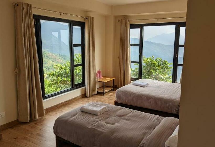 اتاق کلاسیک چهارنفره, Sunshine Hotel Bandipur