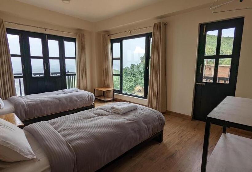 اتاق لوکس, Sunshine Hotel Bandipur