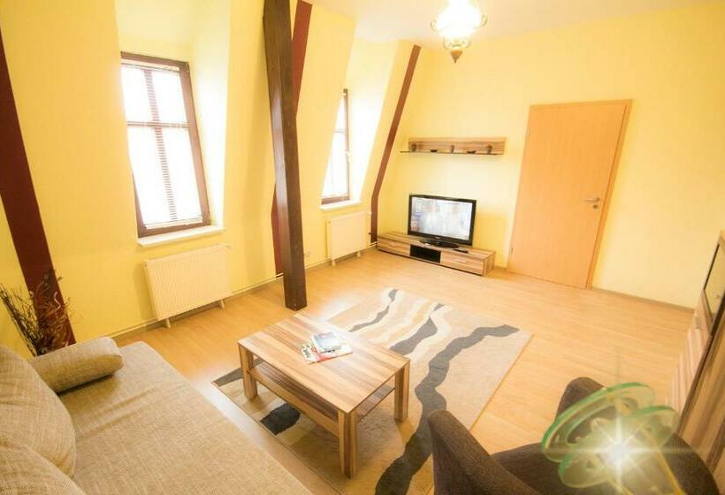 غرفة عائلية, Namaste India