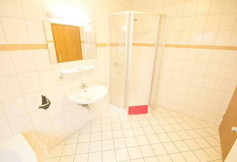 غرفة عائلية, Namaste India