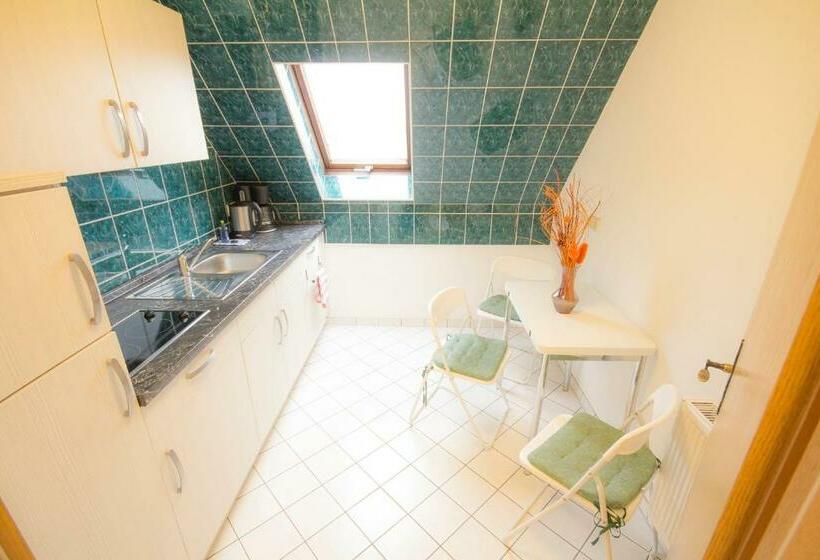 غرفة عائلية, Namaste India