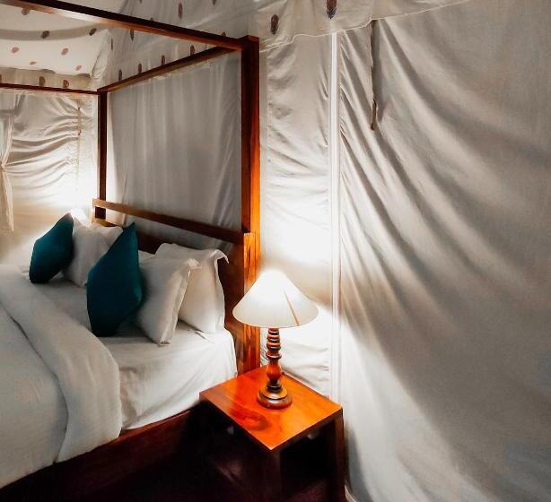 Standard Tent, Bijolai Palace   A Inde Hotel , Jodhpur