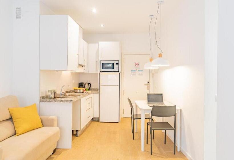 استودیوی استاندارد, Feelathome Merced Apartments