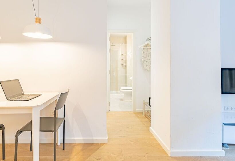 استودیوی استاندارد, Feelathome Merced Apartments