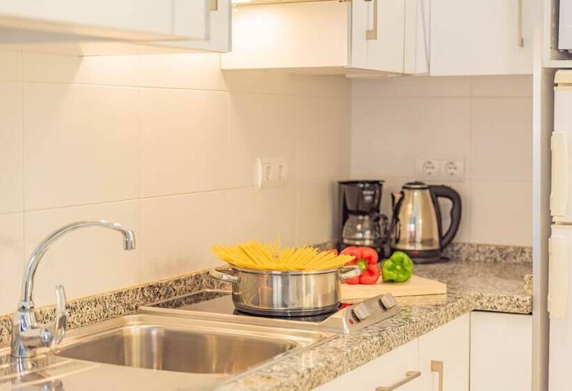 استودیوی استاندارد, Feelathome Merced Apartments