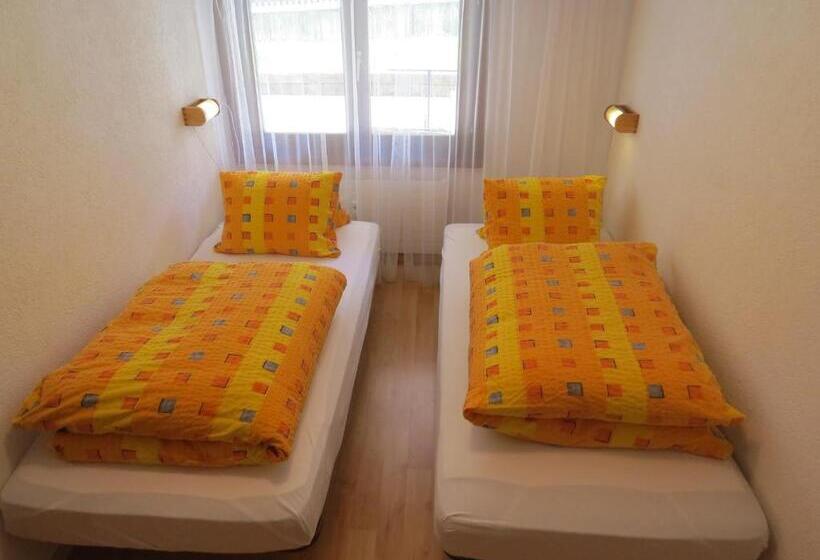 דירת חדר, Hof Arosa