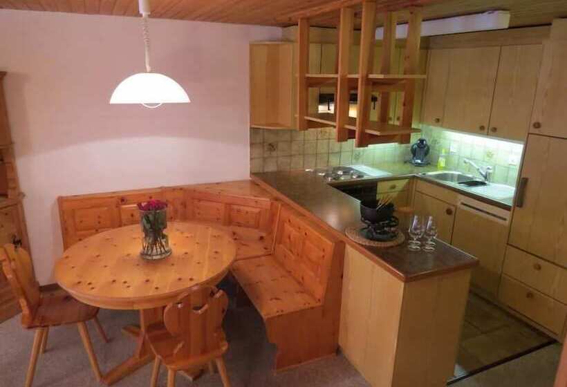 דירת חדר עם טרסה, Hof Arosa