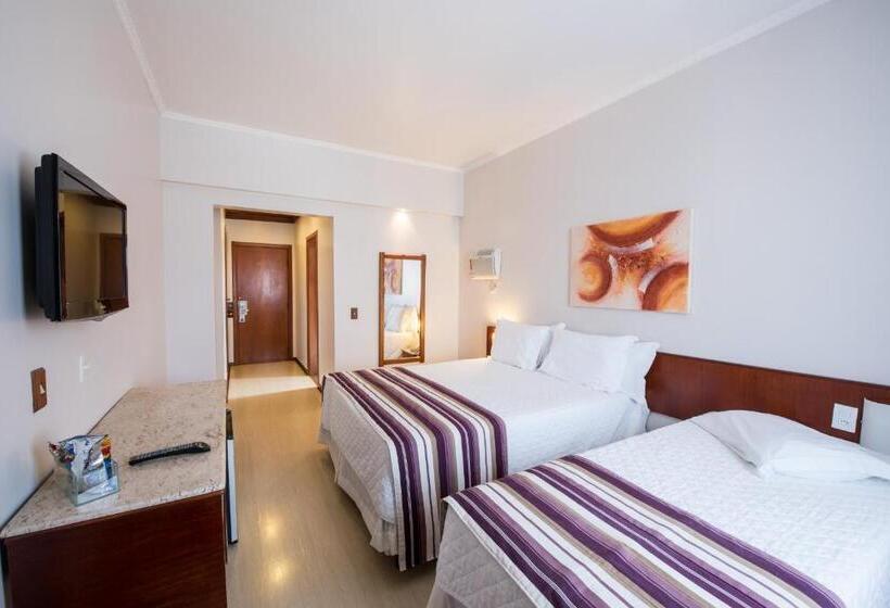 豪华三人间, Carlton Plaza