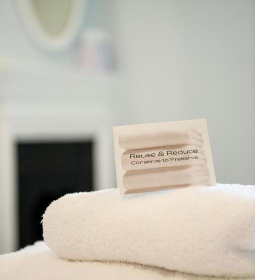 高级大房间, Findon Manor