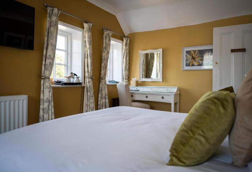 高级大房间, Findon Manor