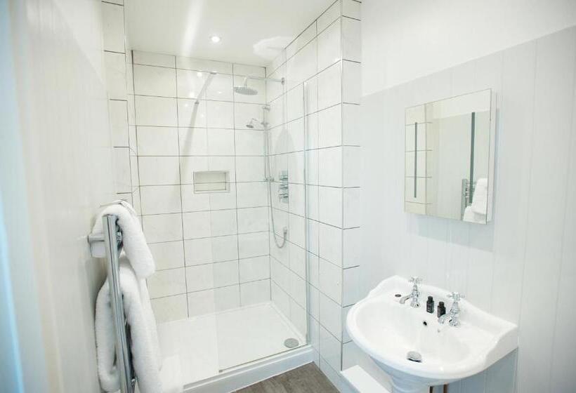 小型套房, Findon Manor