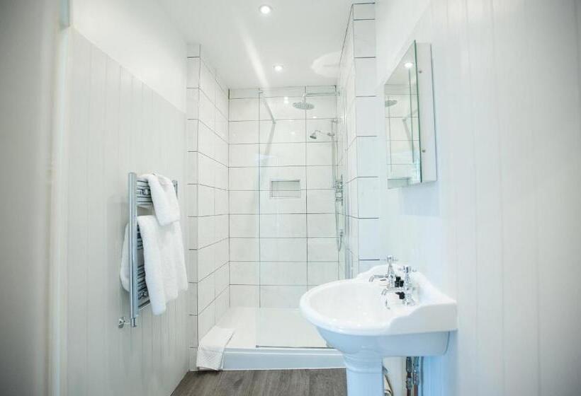 小型套房, Findon Manor