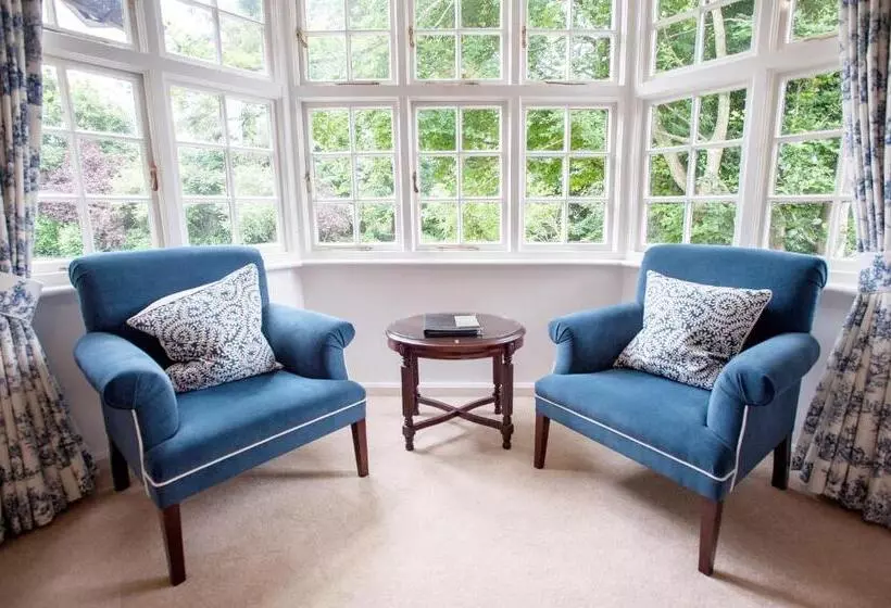 Juniorsviitti, Findon Manor