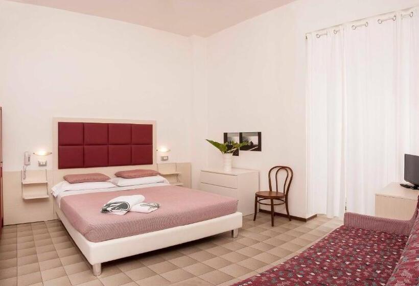 Четырехместный Номер Стандарт с Балконом, Giovanna Regina