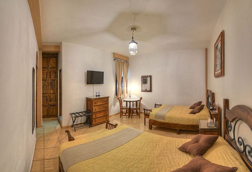 标准三人间, La Casa Del Laurel