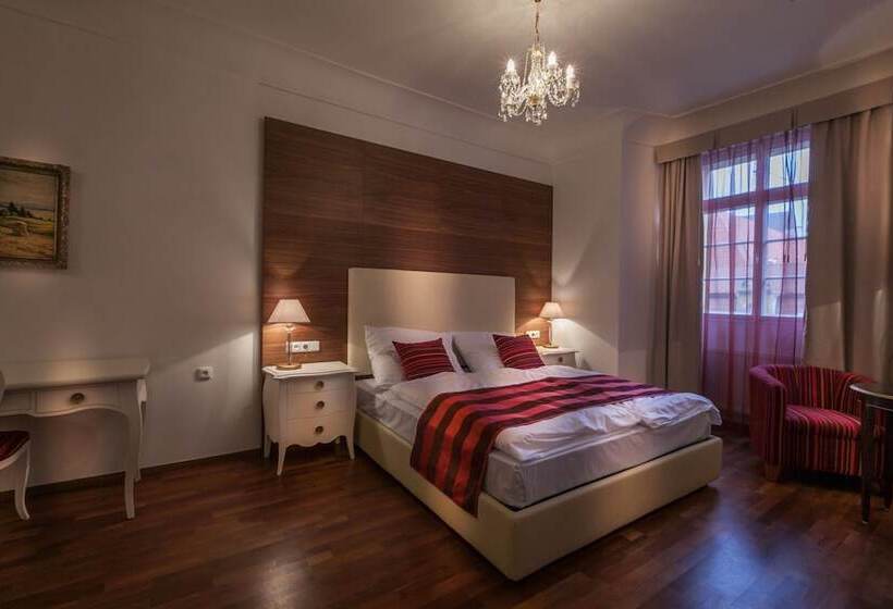 اتاق لوکس, Little King U Malvaze