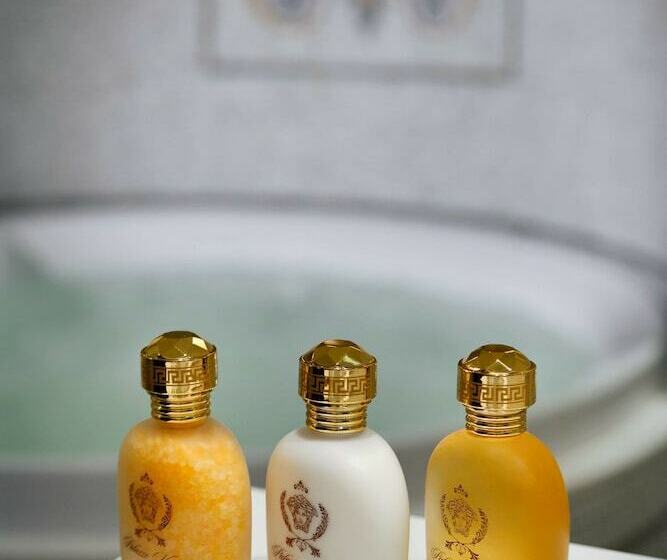 اتاق لوکس با چشمانداز شهر, Palazzo Versace Dubai