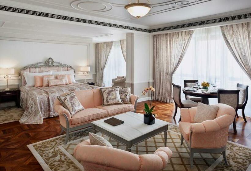 سوییت جونیور با چشمانداز شهر, Palazzo Versace Dubai