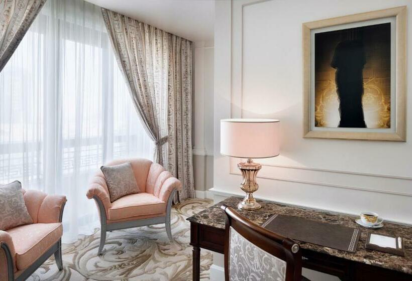 سوییت جونیور با چشمانداز شهر, Palazzo Versace Dubai