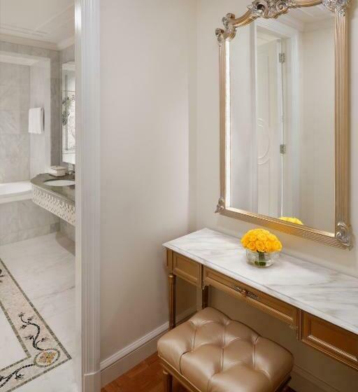 سوییت جونیور با چشمانداز شهر, Palazzo Versace Dubai