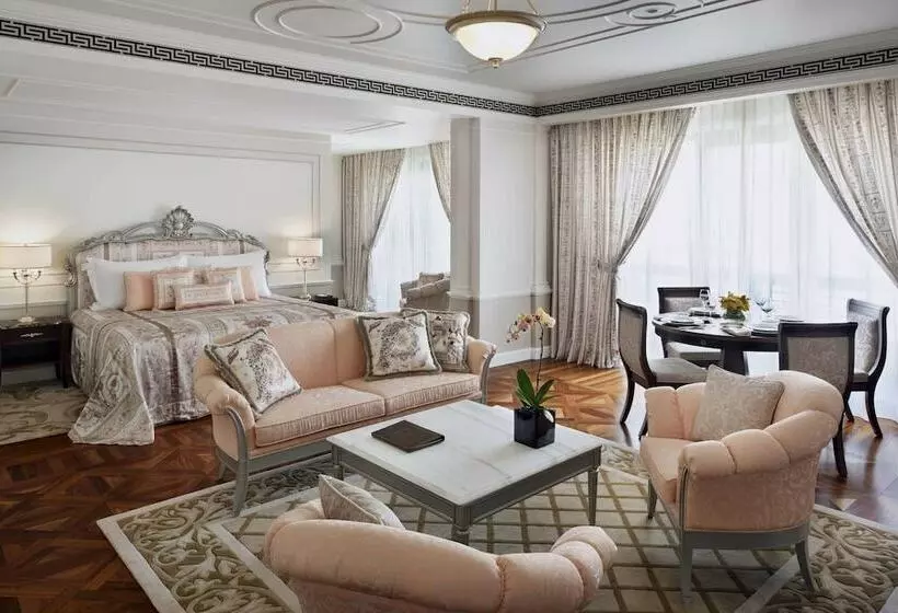 سوییت جونیور با چشم‌انداز شهر, Palazzo Versace Dubai