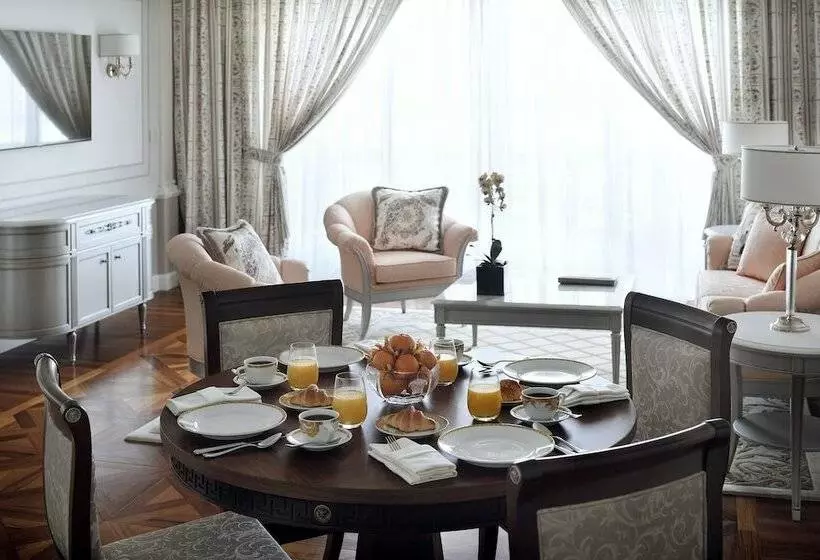 مجموعه ویستا شهر, Palazzo Versace Dubai
