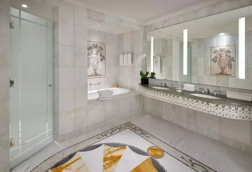 مجموعه ویستا شهر, Palazzo Versace Dubai