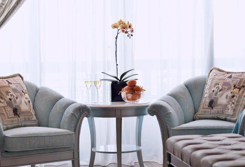 Premium room with view, Palazzo Versace Dubai