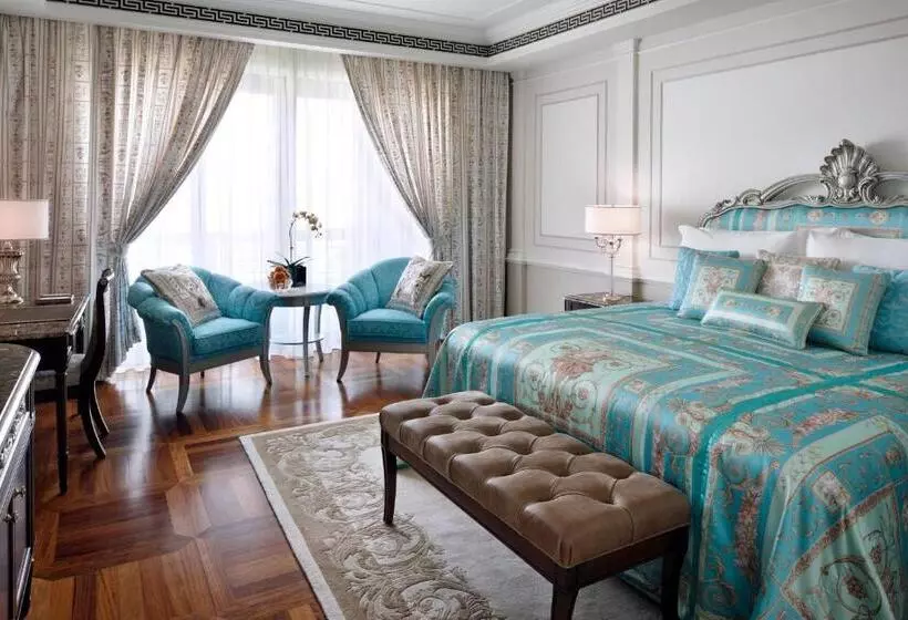 Premium room with view, Palazzo Versace Dubai