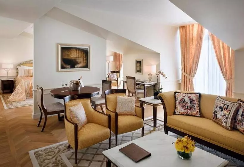 اتاق سوپریور با چشم‌انداز شهر, Palazzo Versace Dubai