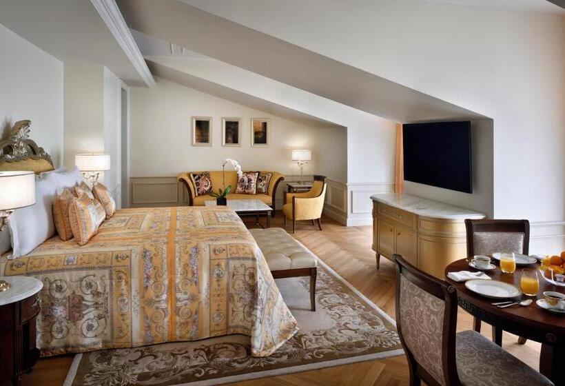 اتاق سوپریور با چشمانداز رودخانه, Palazzo Versace Dubai