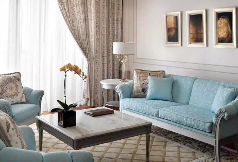 سوئیت با چشم‌انداز, Palazzo Versace Dubai